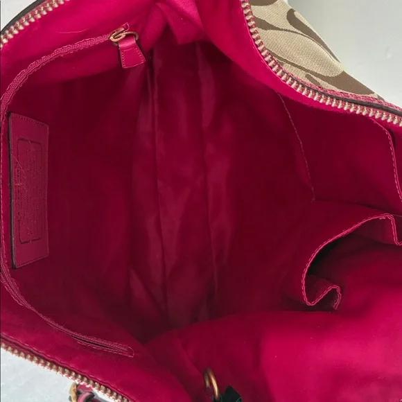 Coach Signature Hobo Bag, Crossbody Purse  Shoulder Bag. Like new. - Picture 4 of 6